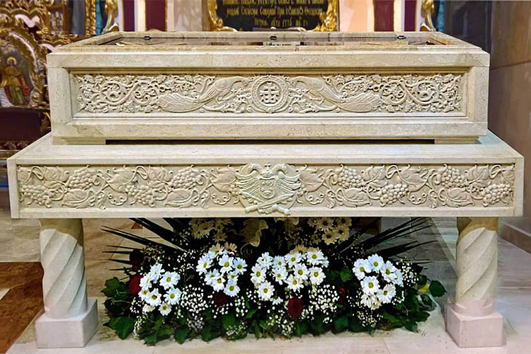 Камени кивот