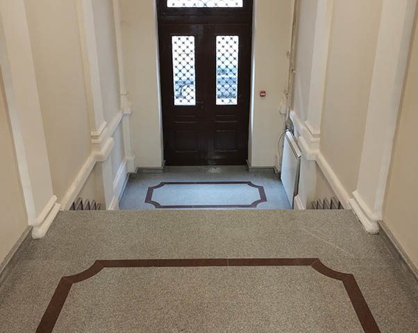 Stepeniste i podovi hodnika Informativna sluzba SPC Zemun (11)