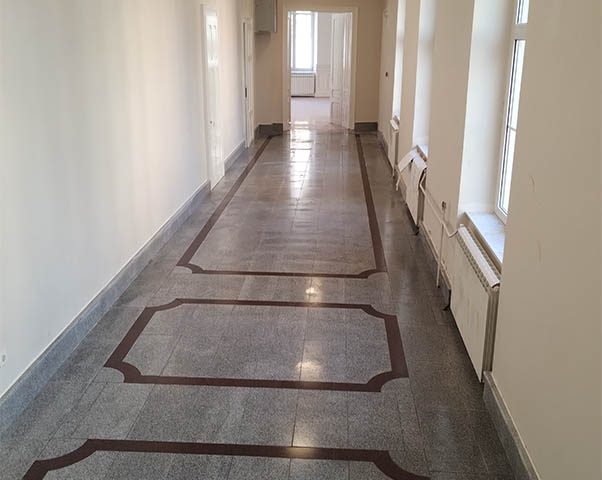 Stepeniste i podovi hodnika Informativna sluzba SPC Zemun (9)