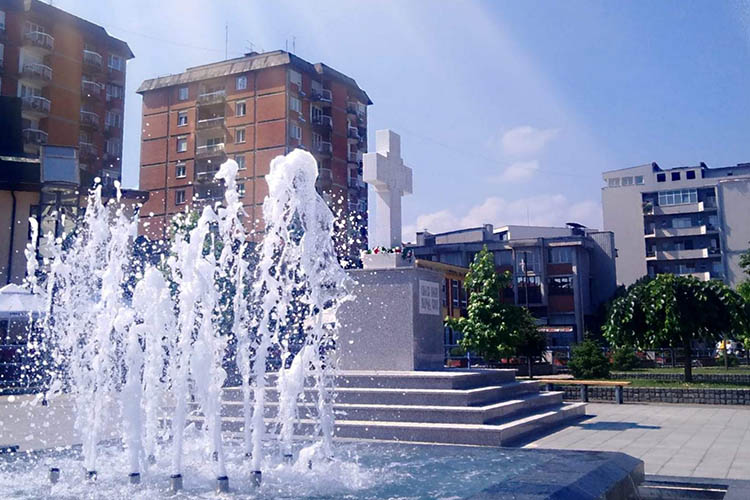 kameni krst trg Loznica (4)