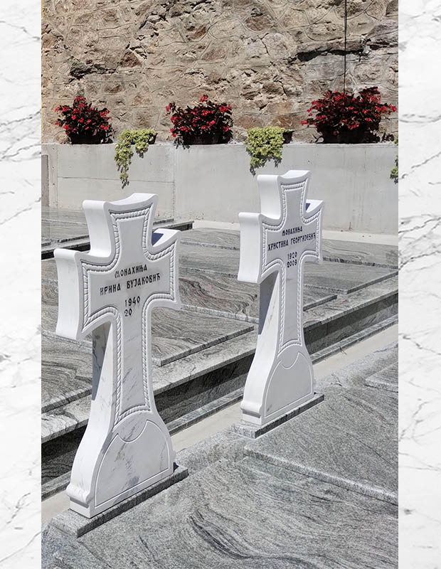 Надгробни крстови за манастирско гробље