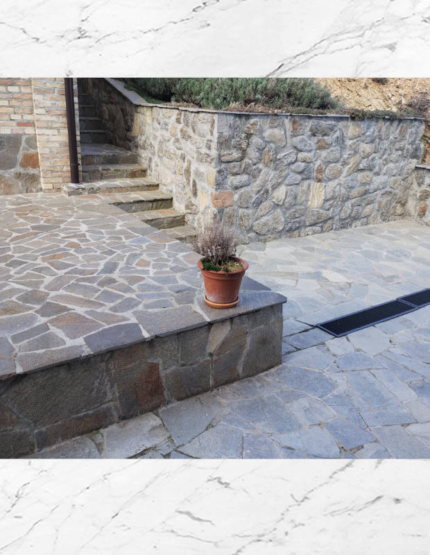 Манстир Средиште поплочавање каменом и степениште камено