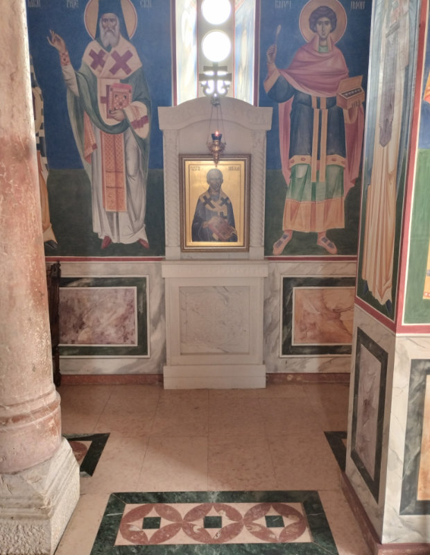 Трон-за икону манастир-Рујан