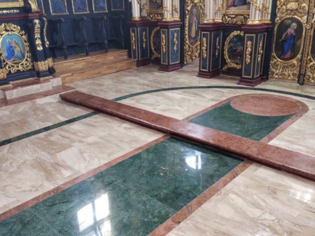 Црква-Вазнесења-Господњег-Јаково-камени-под-3