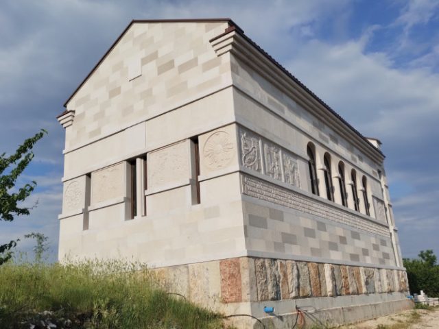 Црква Светог Нектарија Никшић