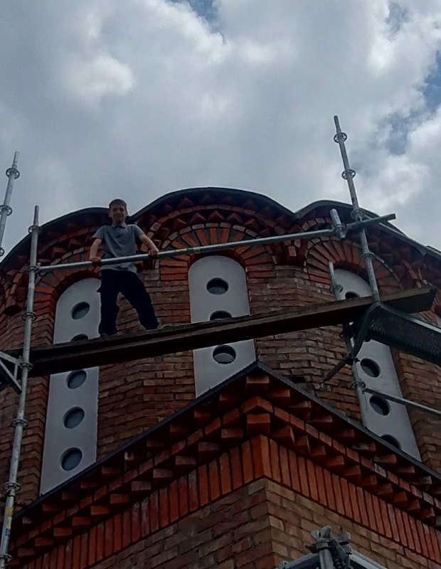 Спољни камени радови - Чучна прозорска окна на цркви 2