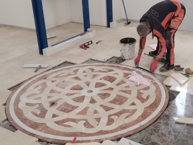 Камени под са интарзијама радови